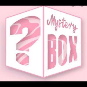 Mystery Box Bundle!! 4 random clothing items!